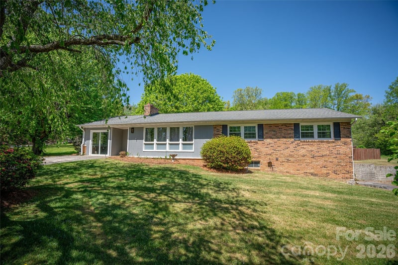 7 Lula Cove Road, Weaverville, NC - 3 beds, 3 baths, 3,002 sqft - $569,000