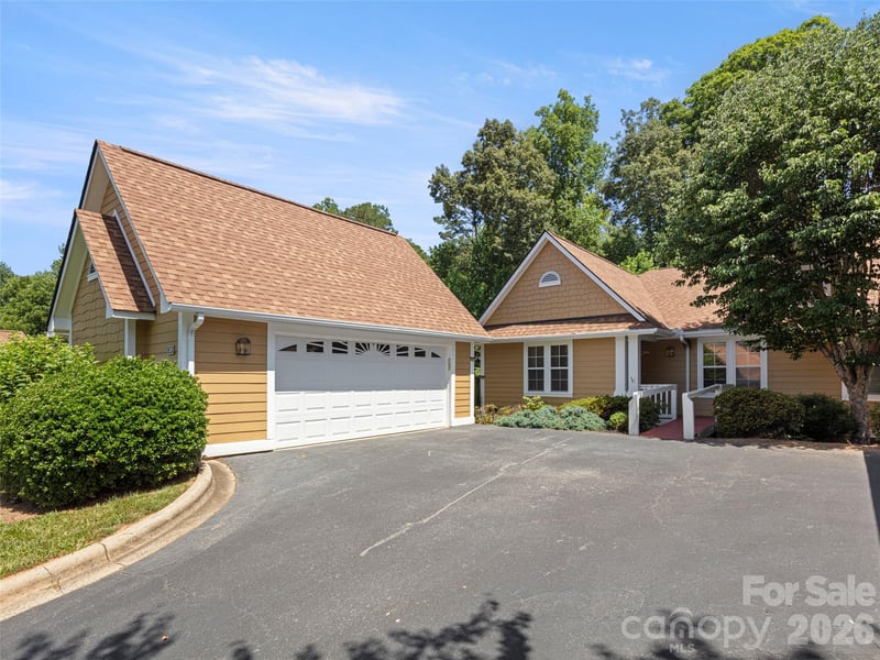 1301 Hyde Park Drive, Asheville, NC - 3 beds, 2 baths, 1,445 sqft - $350,000
