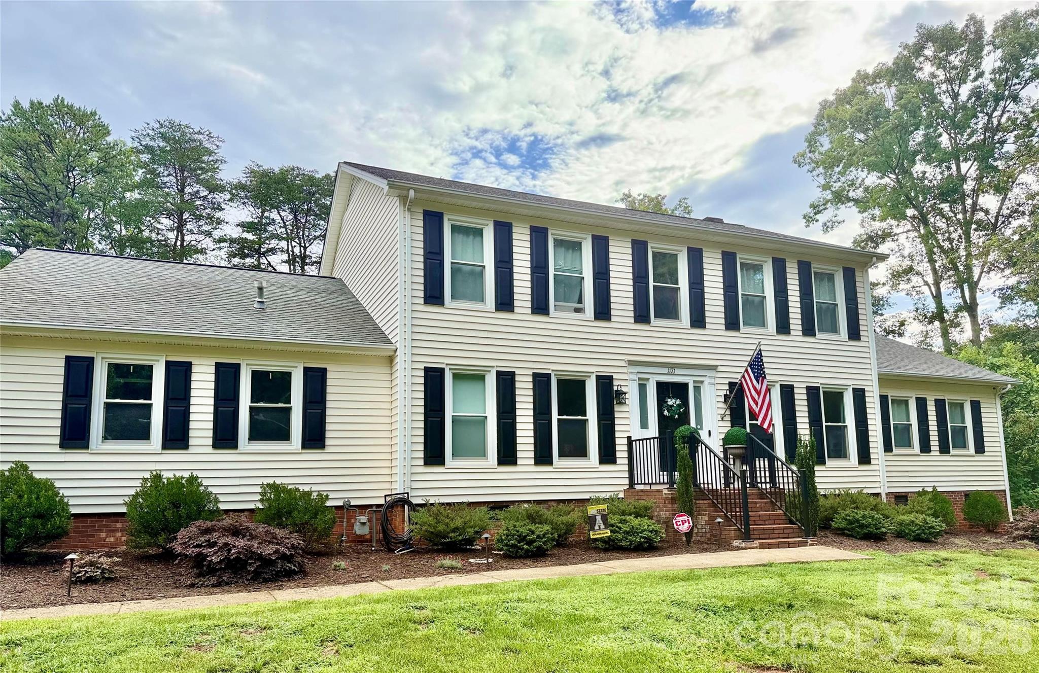 1171 37th Avenue Drive NE, Hickory, NC. property listing photo