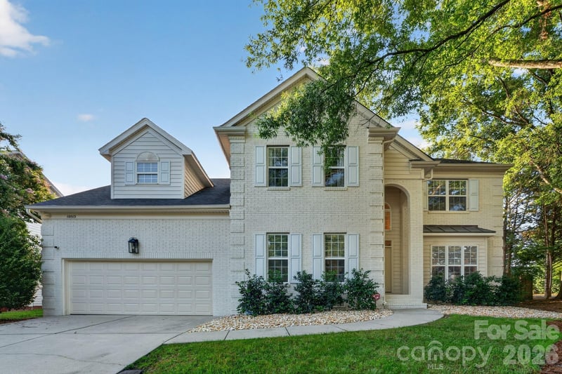 10513 Orchid Hill Lane, Charlotte, NC - 4 beds, 3.5 baths, 2,797 sqft - $790,000
