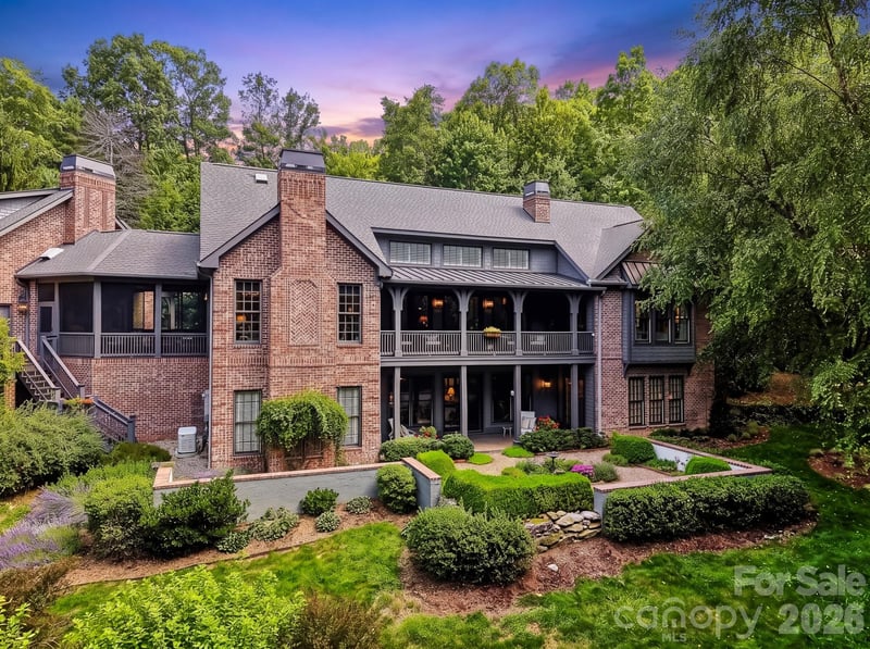 1333 Solomon Circle, Hendersonville, NC - 4 beds, 4.5 baths, 4,204 sqft - $2,495,000