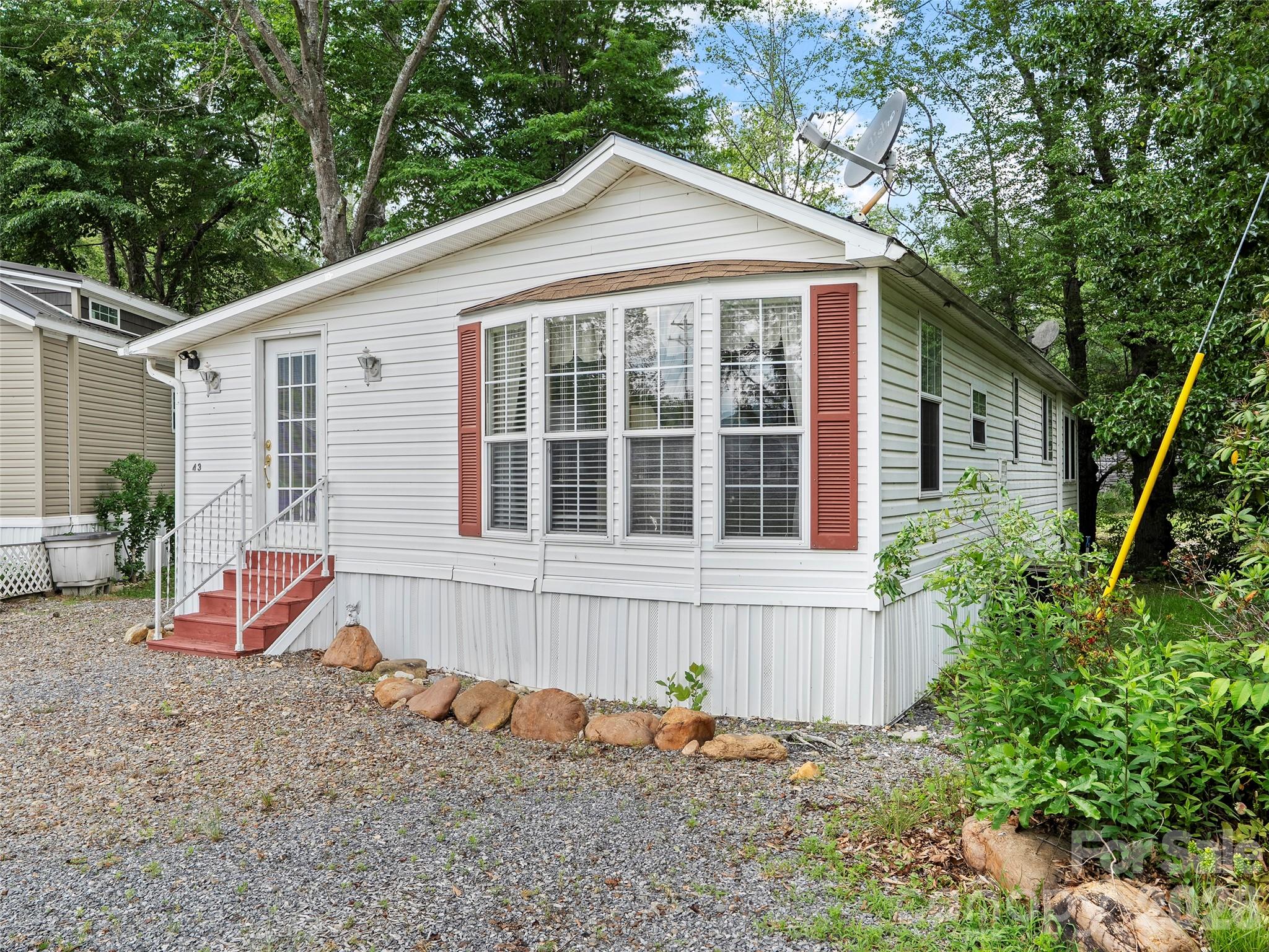43 Pike Point, Waynesville, NC. property listing photo