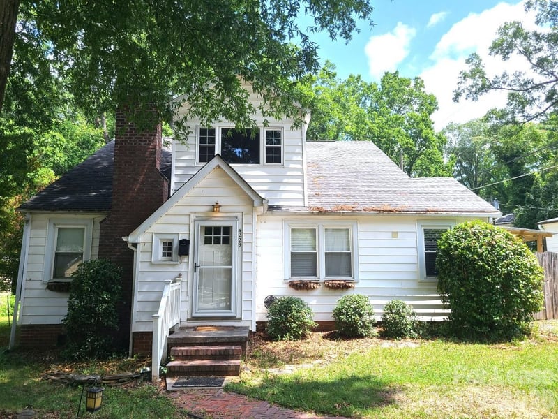 4229 Hiddenbrook Drive, Charlotte, NC - 4 beds, 2 baths, 1,808 sqft - $2,500