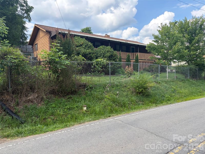 256A Bruce Road, Mars Hill, NC - 2 beds, 2 baths, 1,230 sqft - $299,000