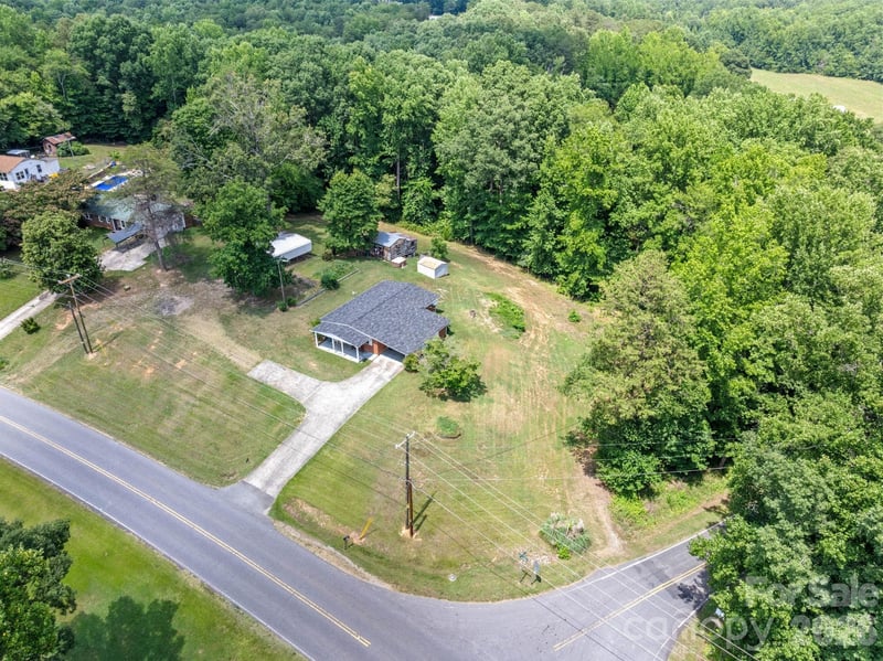 3139 Gastonia Highway, Lincolnton, NC - 3 beds, 1 bath, 1,119 sqft - $229,000