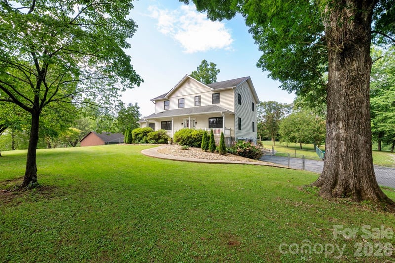 10 Old Turnpike Road, Mills River, NC - 3 beds, 4 baths, 2,740 sqft - $2,699,000