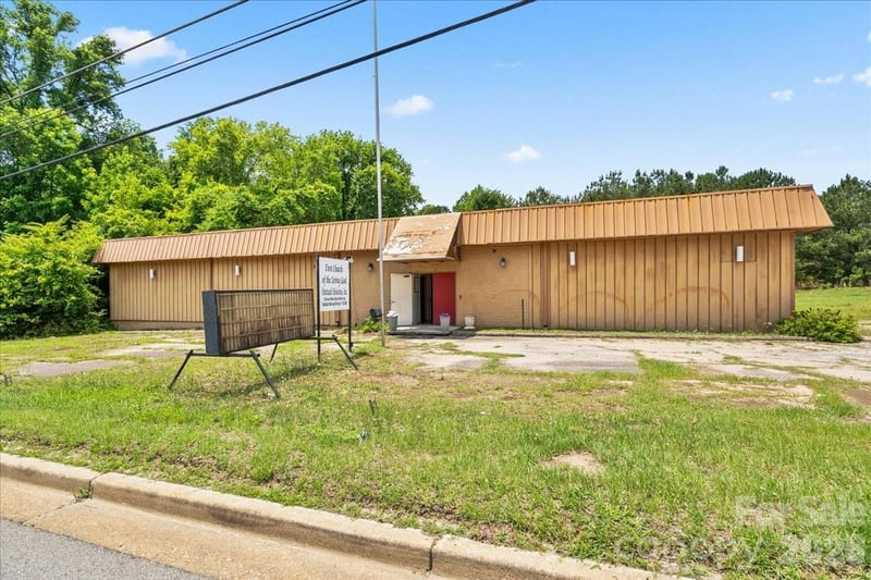 1064 Highway 1 Highway S, Cheraw, SC -  - $250,000
