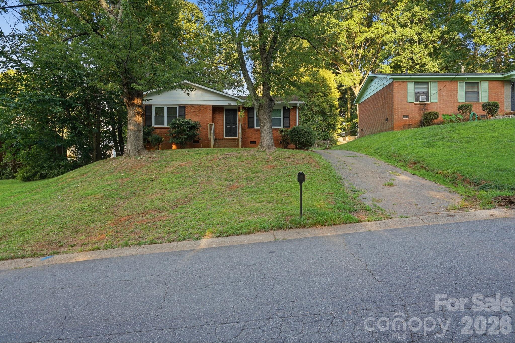 6805 Deanwood Place, Charlotte, NC. property listing photo