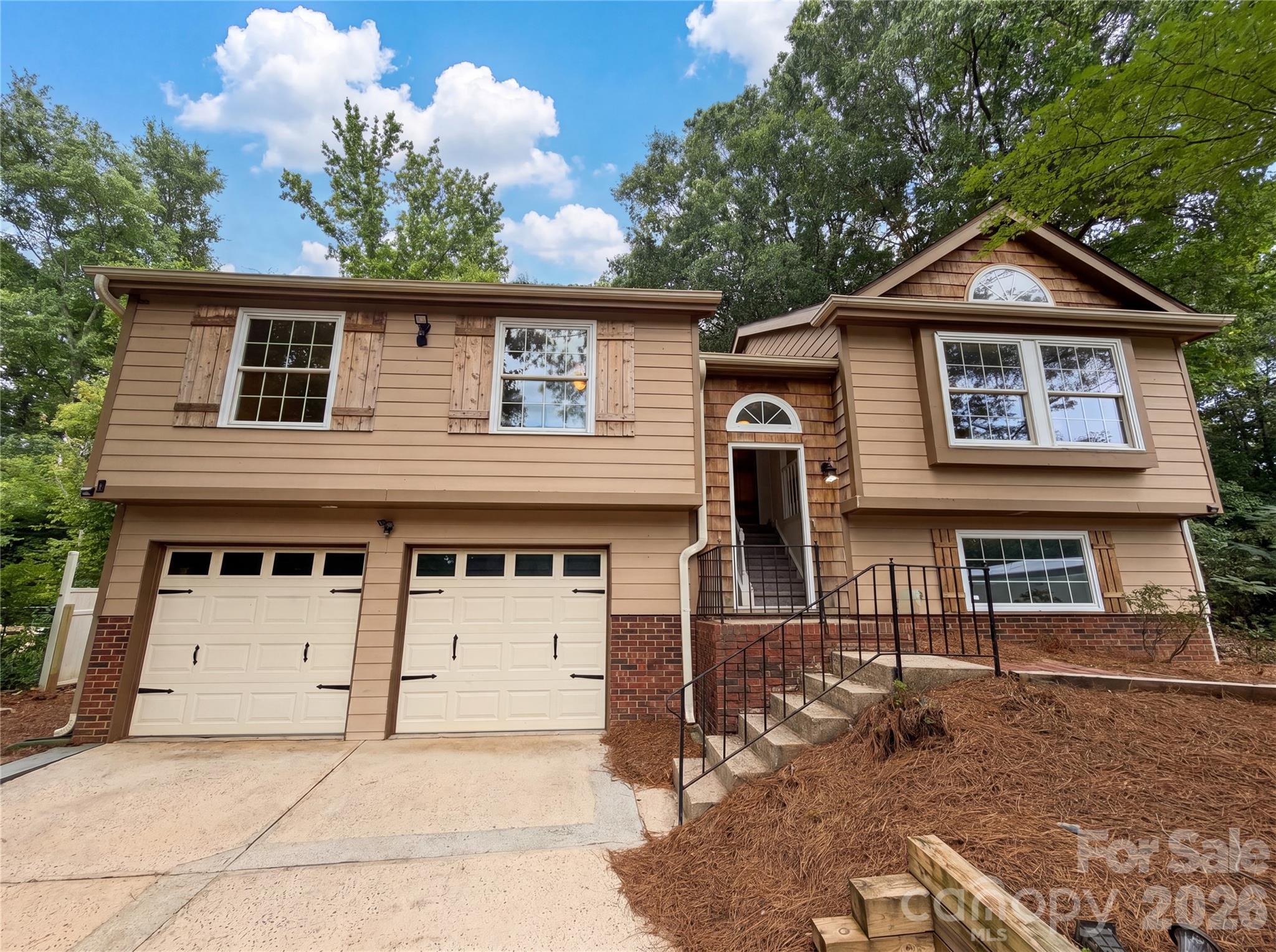 7827 Mallen Drive, Charlotte, NC. property listing photo