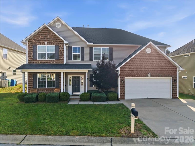 197 Roanoke Road, Fletcher, NC - 4 beds, 3 baths, 2,830 sqft - $599,000