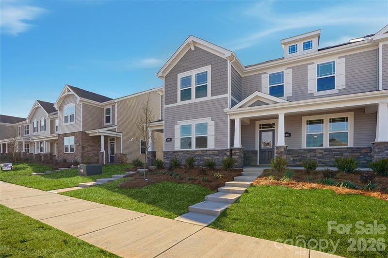 5205 Wyes Oak Lane, Charlotte, NC - 3 beds, 2.5 baths, 1,742 sqft - $394,990