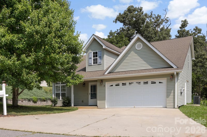 50 Ridgeland Lane, Asheville, NC - 4 beds, 2.5 baths, 1,850 sqft - $425,000
