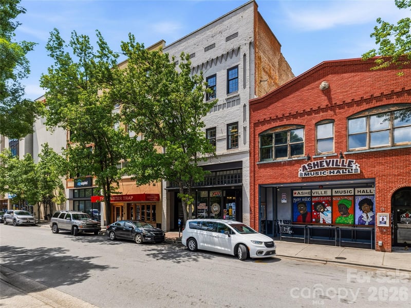 33 Patton Avenue Apt 301, Asheville, NC - 2 beds, 2 baths, 1,379 sqft - $847,500