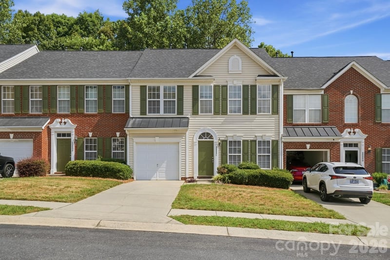 6000 Boathouse Lane C, Cramerton, NC - 3 beds, 2.5 baths, 1,943 sqft - $310,000