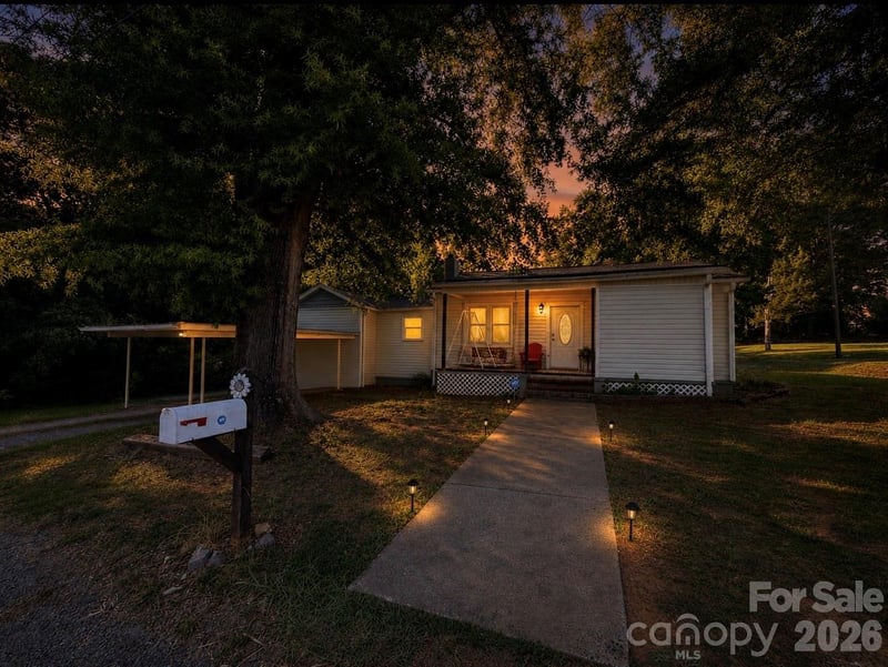 525 Shinn Circle, Norwood, NC - 3 beds, 1 bath, 1,200 sqft - $225,000