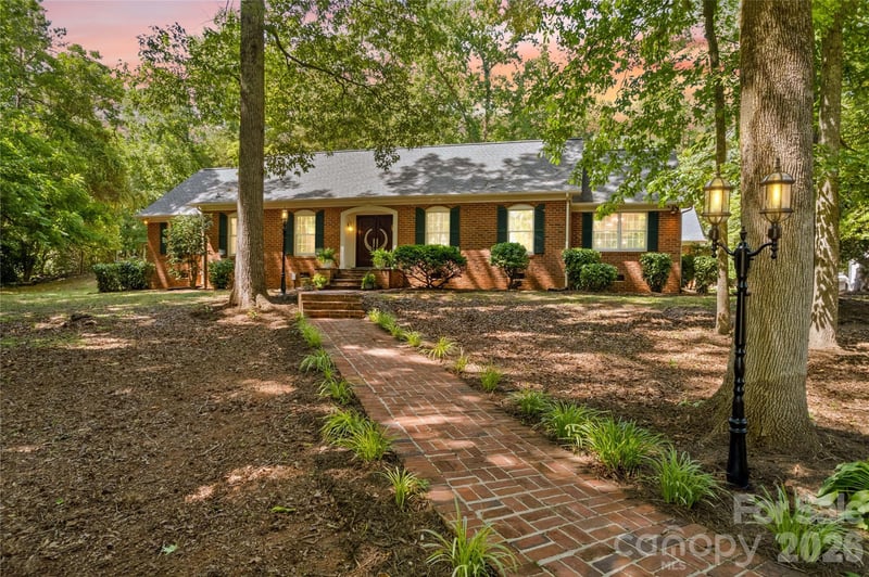150 Kent Road, Salisbury, NC - 4 beds, 3.5 baths, 2,600 sqft - $489,900