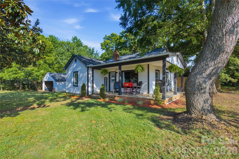 126 Phillips Drive, Forest City, NC - 2 beds, 1 bath, 828 sqft - $205,900