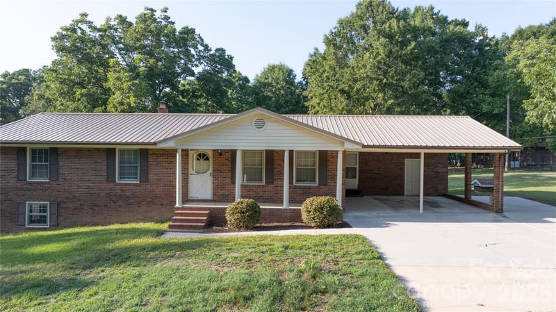 2209 Woodhurst Lane, Albemarle, NC - 3 beds, 2 baths, 1,431 sqft - $310,000