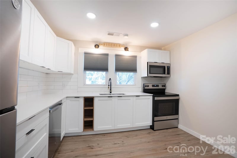 512 Florence Avenue, Kannapolis, NC - 2 beds, 1 bath, 958 sqft - $250,000