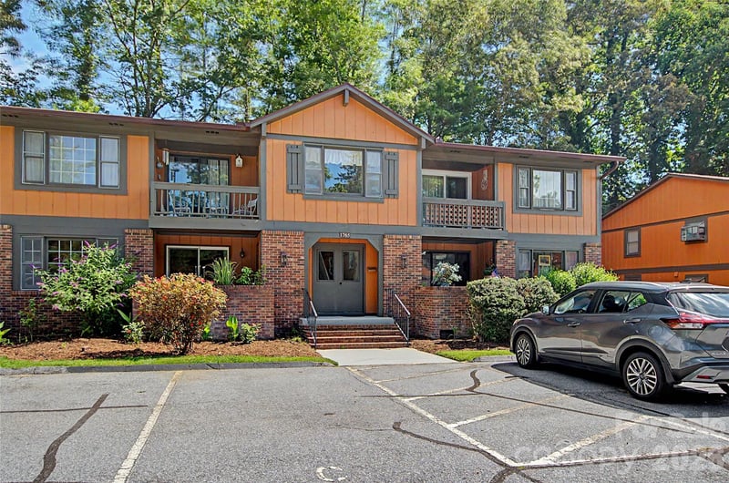 1765 Haywood Manor Road D, Hendersonville, NC - 2 beds, 2 baths, 1,015 sqft - $228,500