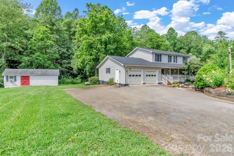 11 Aquarian Way, Leicester, NC - 3 beds, 2.5 baths, 2,119 sqft - $479,999