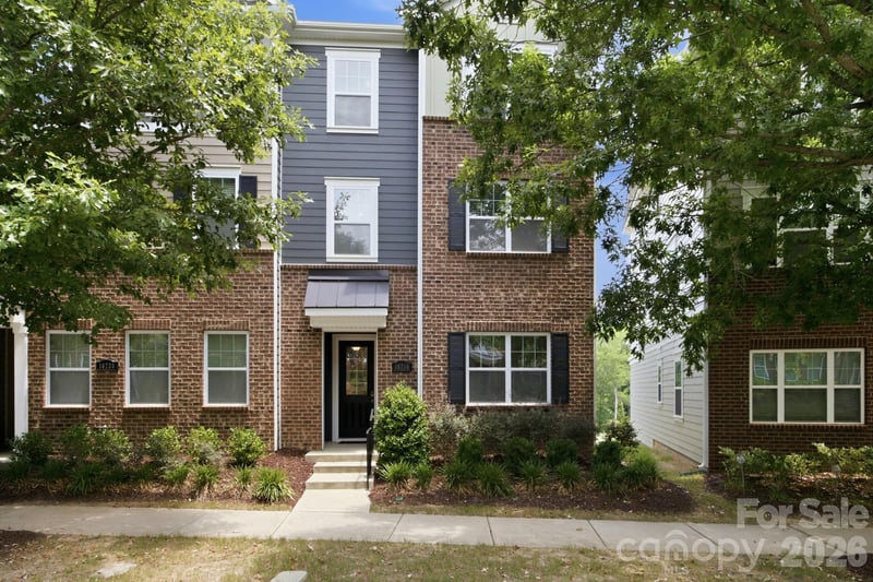 16716 Summers Walk Boulevard, Davidson, NC - 4 beds, 3.5 baths, 2,290 sqft - $489,900