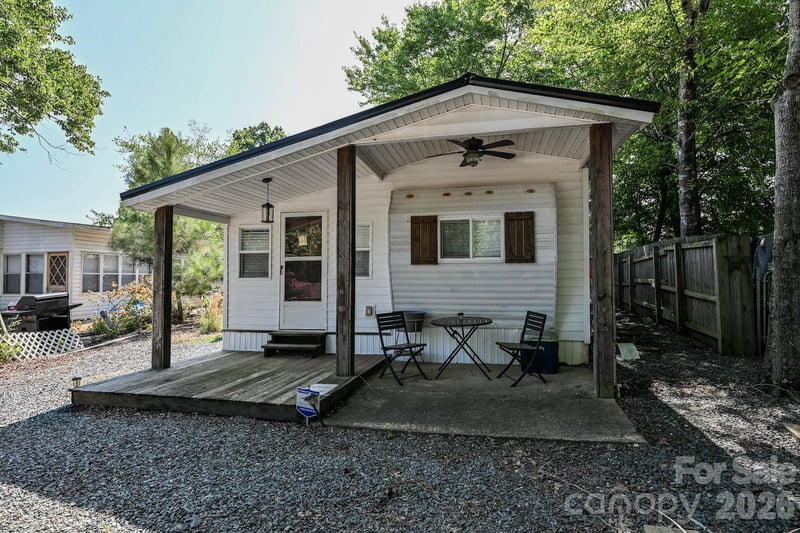 125 Hollywood Trail, Mount Gilead, NC - 2 beds, 1 bath, 412 sqft - $125,000