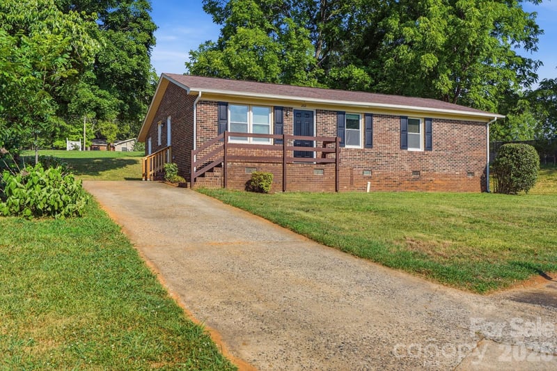 202 Cooke Circle, Kings Mountain, NC - 3 beds, 1 bath, 1,125 sqft - $219,999