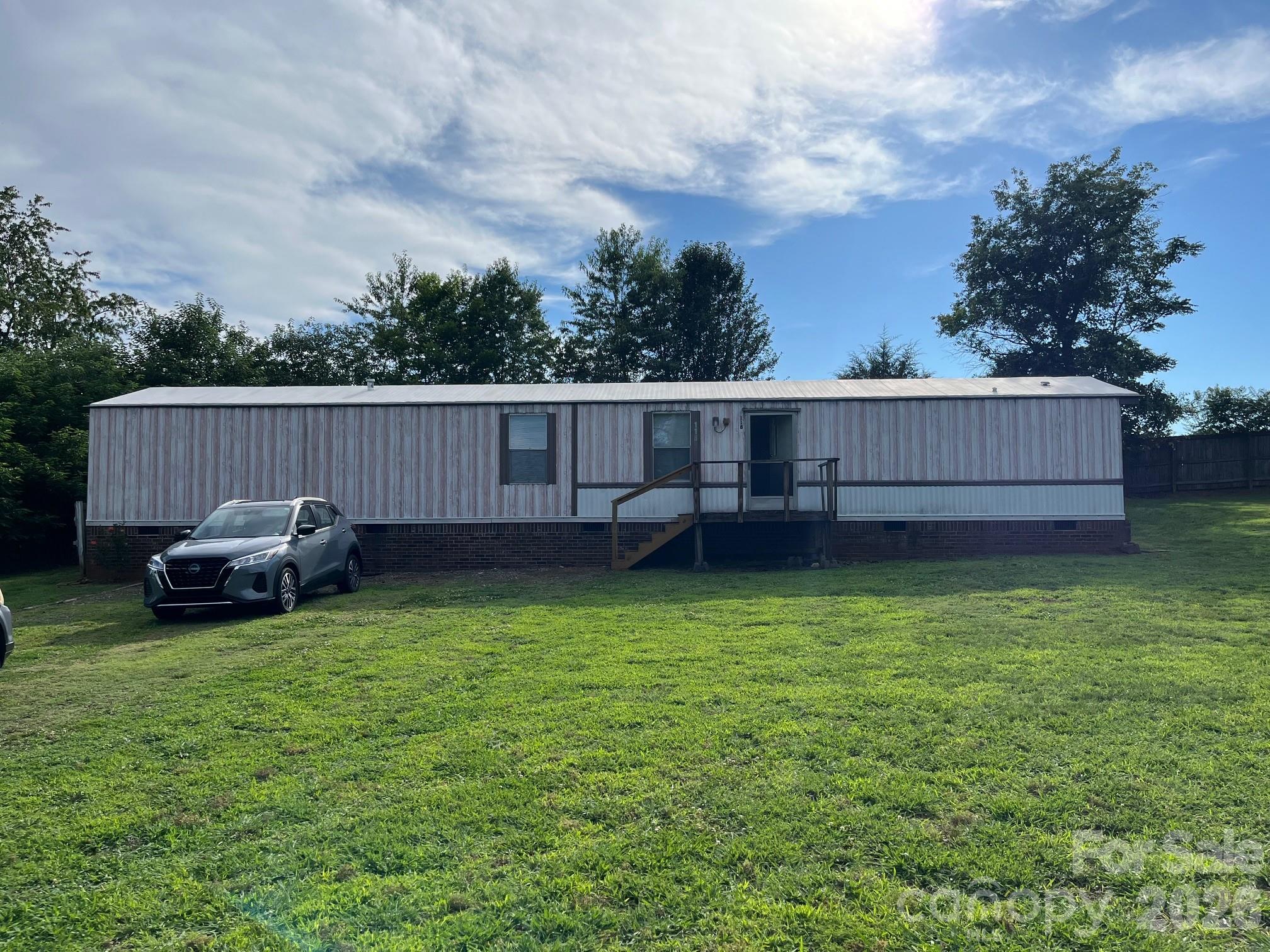 118 Country View Road, Statesville, NC. property listing photo