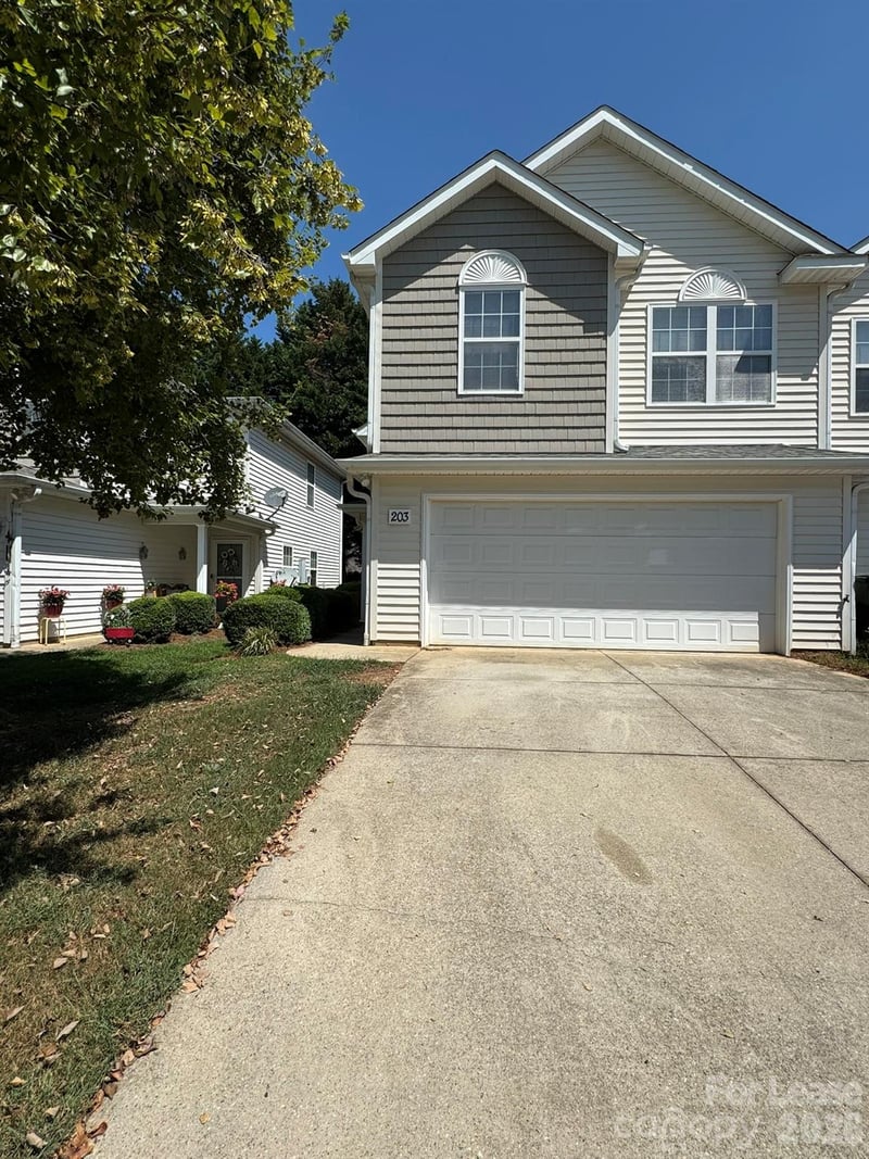 203 Clusters Circle, Mooresville, NC - 3 beds, 2.5 baths - $1,695/mo