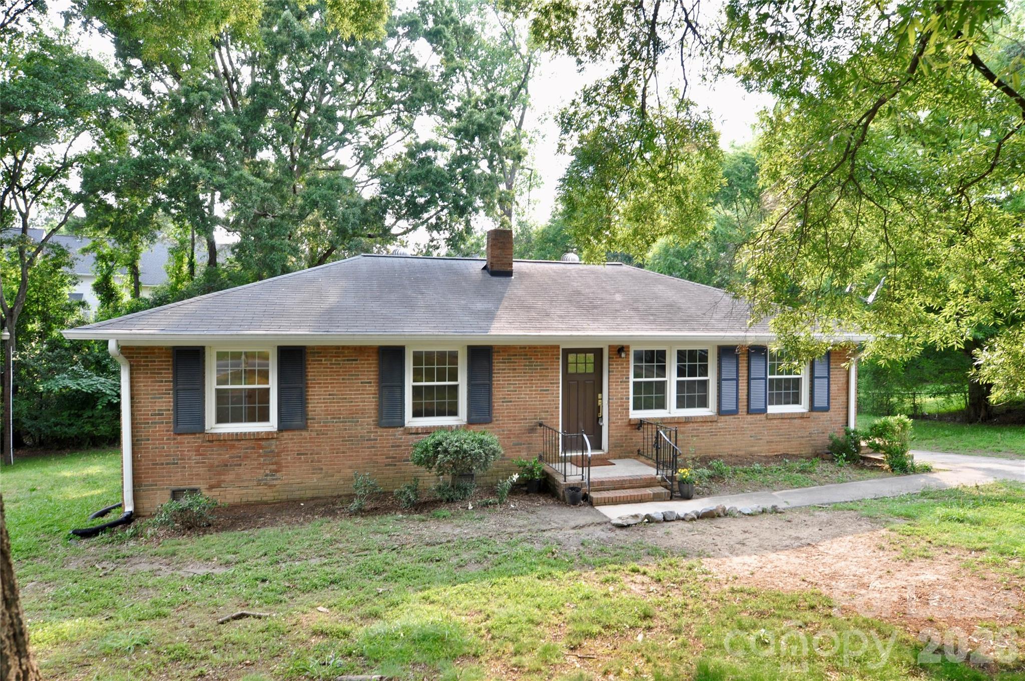 118 Kenmore Drive, Pineville, NC. property listing photo