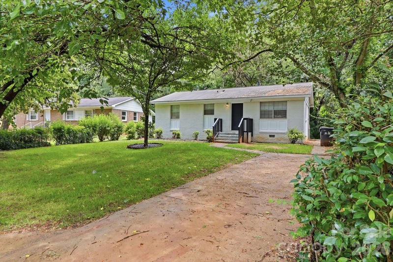 2121 Longleaf Drive, Charlotte, NC - 3 beds, 1.5 baths, 964 sqft - $265,000