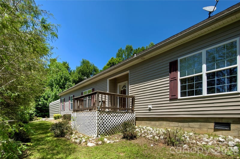 498 Broad Branch Road, Bakersville, NC - 3 beds, 2 baths, 1,787 sqft - $273,000