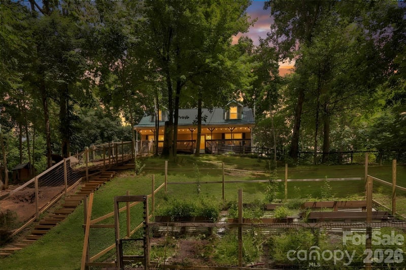 46 Michele Lane, Leicester, NC - 4 beds, 3.5 baths, 2,987 sqft - $516,400