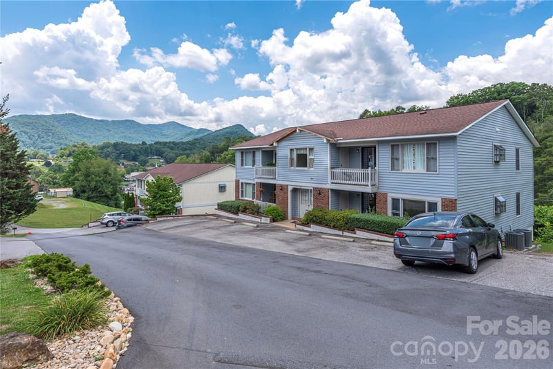 59 Nazarene Way, Waynesville, NC - 2 beds, 2 baths, 1,043 sqft - $229,001