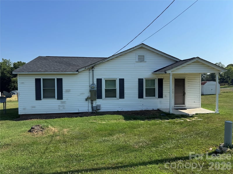3061 Lee Road, Gastonia, NC - 2 beds, 2 baths - $1,550