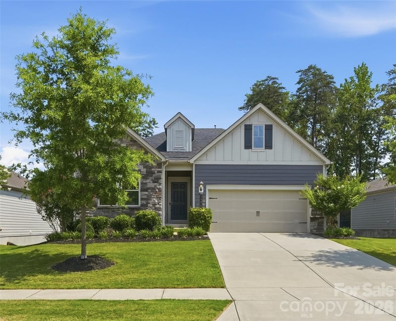 14419 Batteliere Drive, Charlotte, NC - 4 beds, 3 baths, 2,717 sqft - $560,000