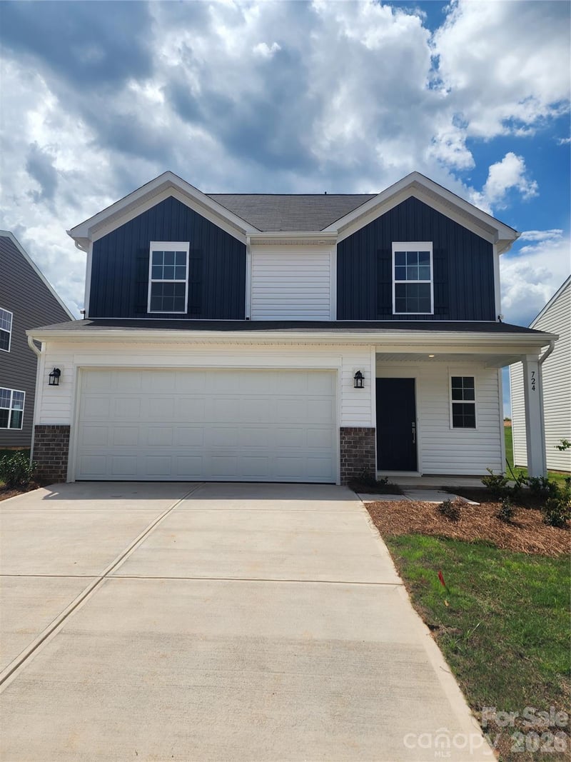 724 Espresso Drive, Shelby, NC - 5 beds, 2.5 baths, 2,307 sqft - $300,000