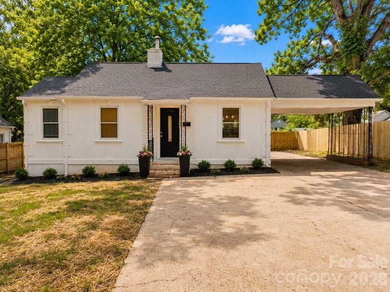 2007 Highland Street, Charlotte, NC - 5 beds, 3 baths, 1,933 sqft - $449,900