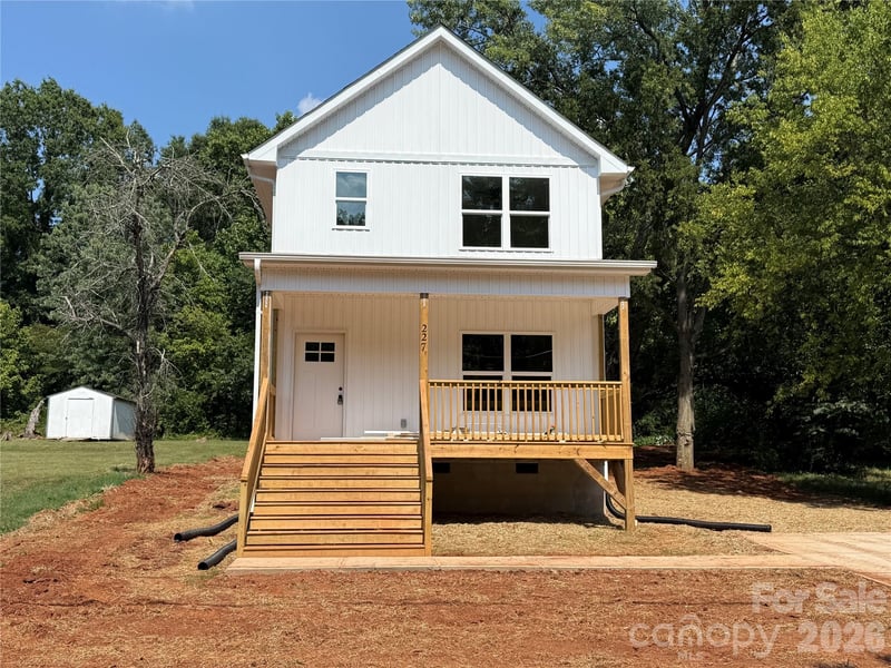 227 S Caldwell Avenue, Newton, NC - 3 beds, 2.5 baths, 1,167 sqft - $249,000