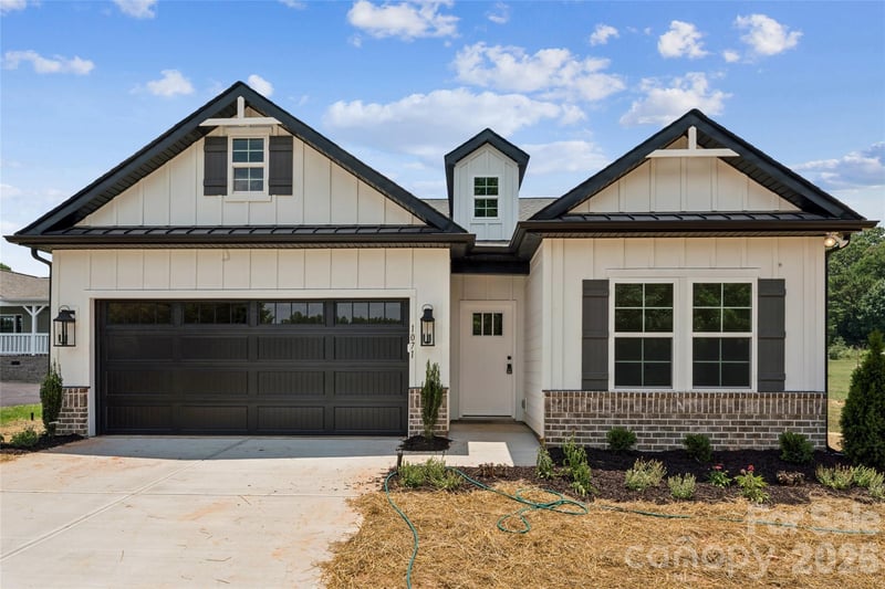 1071 Reba Lane, Kannapolis, NC - 3 beds, 2 baths, 1,843 sqft - $449,900