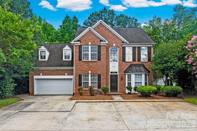 659 E Cheval Drive, Fort Mill, SC - 3 beds, 3.5 baths, 2,860 sqft - $535,000