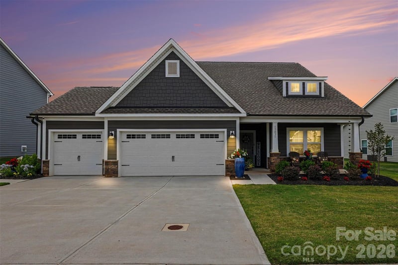13031 Arnold Palmer Circle, Lancaster, SC - 3 beds, 3 baths, 2,789 sqft - $550,000