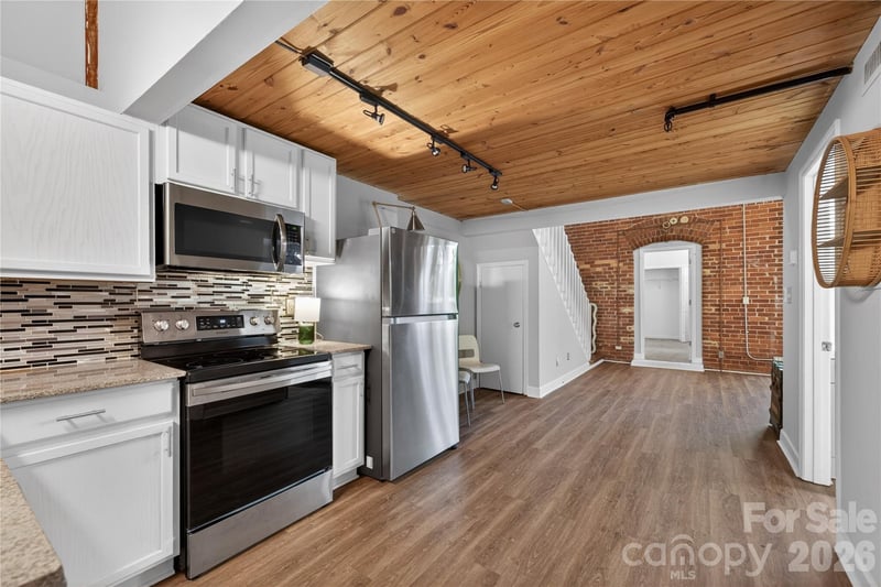 201 S Hoskins Road Apt 121, Charlotte, NC - 2 beds, 1 bath, 1,056 sqft - $185,000