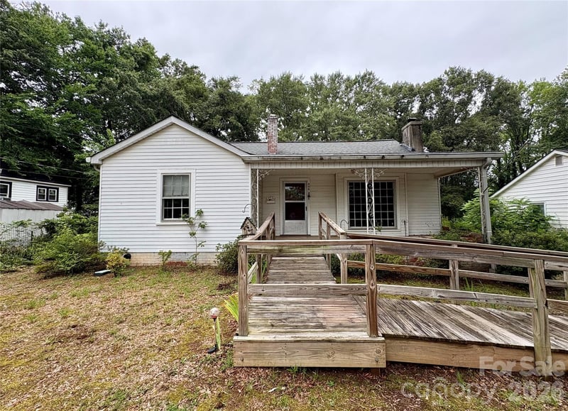 406 Circle Drive W, Shelby, NC - 3 beds, 1 bath, 1,310 sqft - $150,000