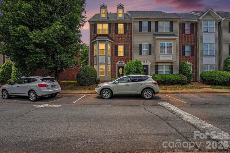 9866 Treeside Lane, Matthews, NC - 3 beds, 3 baths, 1,852 sqft - $308,900