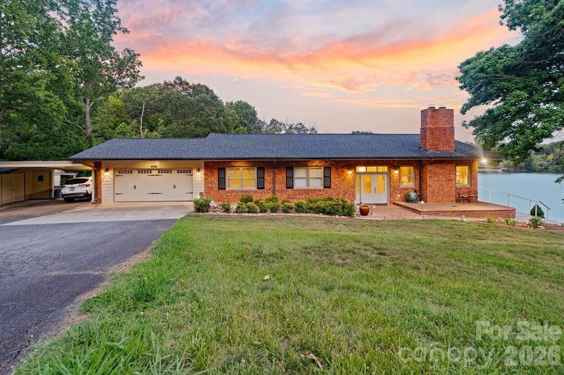 6296 Southlake Drive, Hickory, NC - 4 beds, 3 baths, 3,430 sqft - $1,274,900