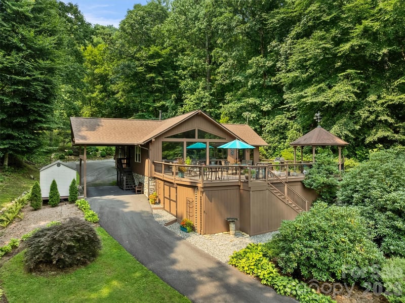 4 Timbersong Drive, Weaverville, NC - 2 beds, 1.5 baths, 1,488 sqft - $500,000