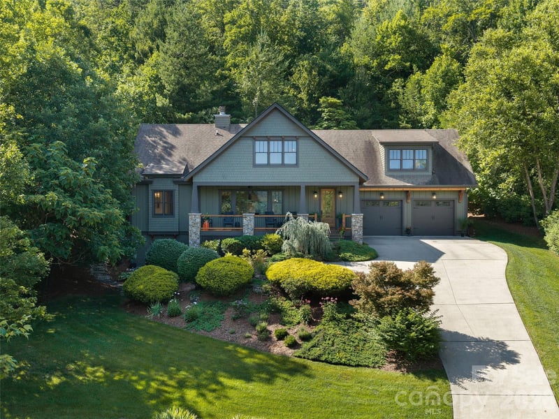 80 Village Pointe Lane, Asheville, NC - 4 beds, 3.5 baths, 4,375 sqft - $1,150,000