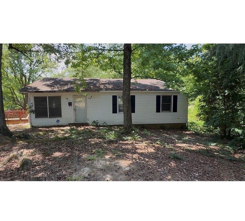 814 Desoto Avenue, Kannapolis, NC - 2 beds, 1.5 baths, 1,040 sqft - $200,000
